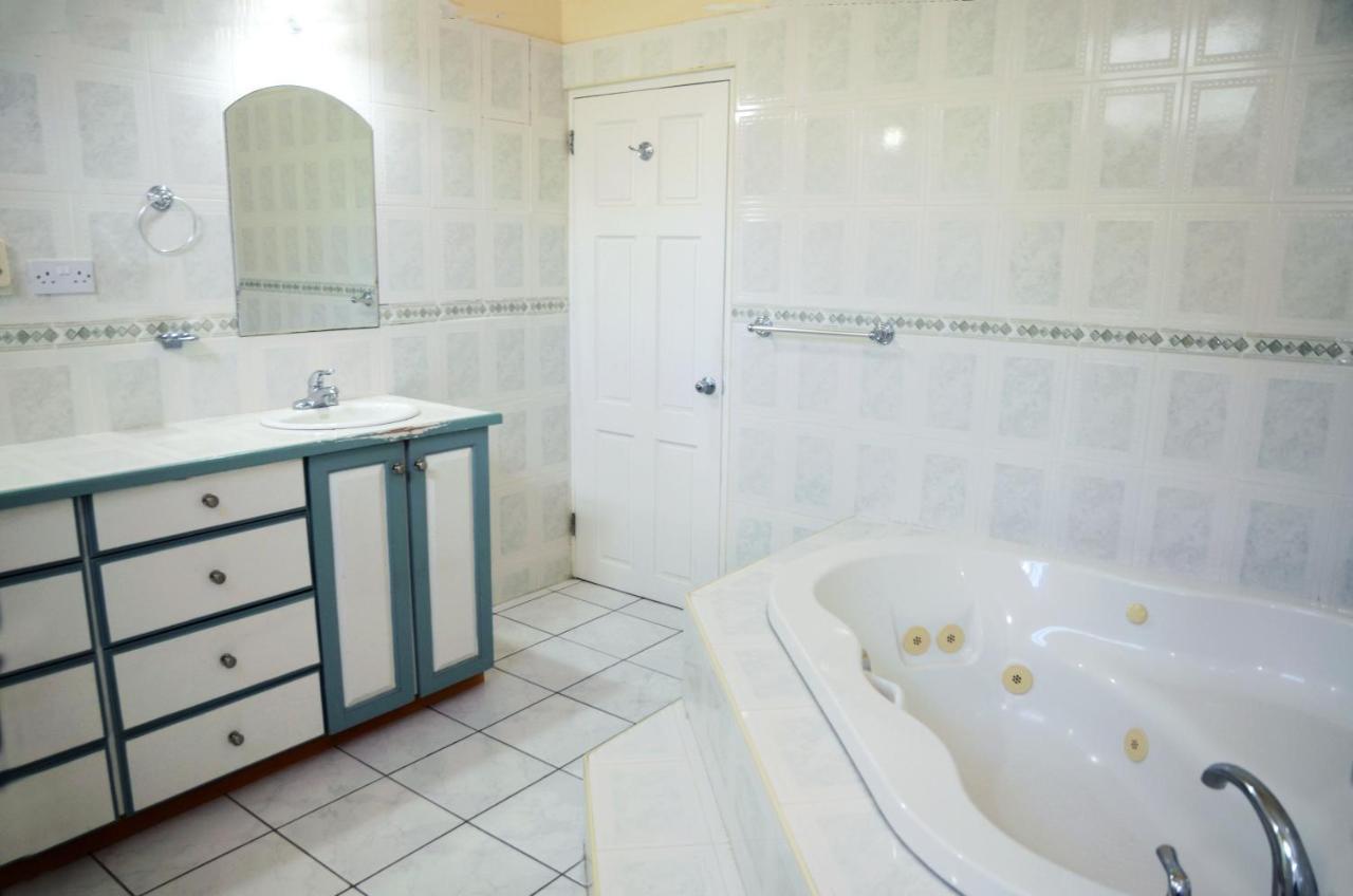 Bascombe Apartments Кінгстаун Екстер'єр фото